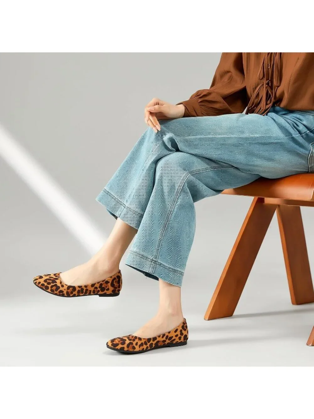 Women's Leopard PU Leather Closed Toe Comfortable Flexible Slip On Ballet Flats